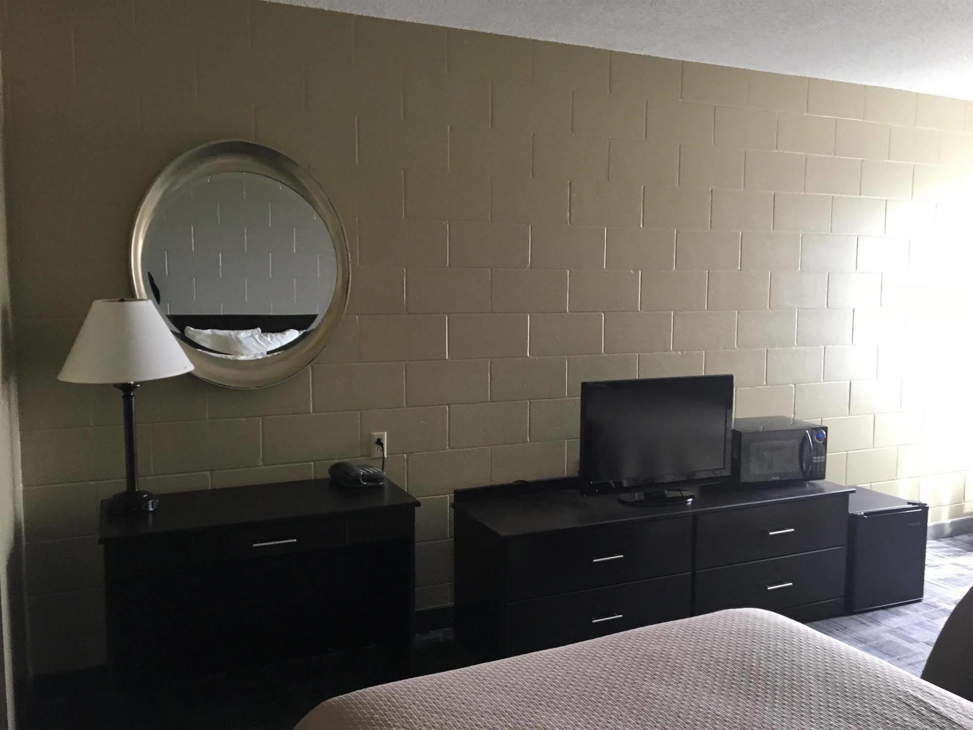 Sunlac Inn Lakota Extérieur photo
