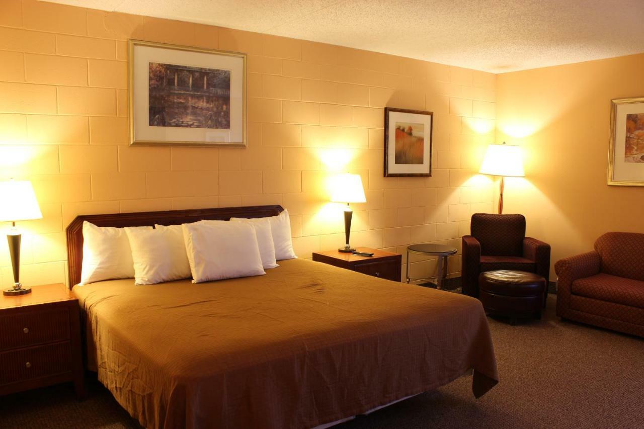 Sunlac Inn Lakota Extérieur photo